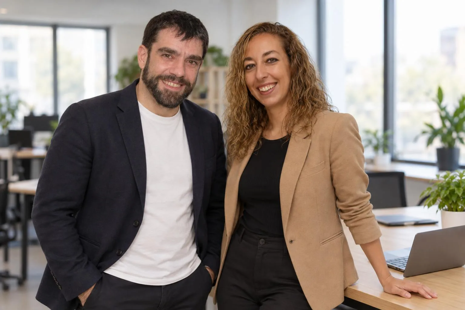 Ernesto García y Marta Barris, fundadores de Blixel AI